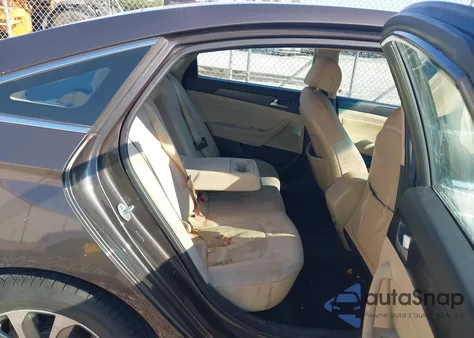 2017 Hyundai Sonata Sport z USA, uszkodzony, nr VIN 5NPE34AF2HH487482